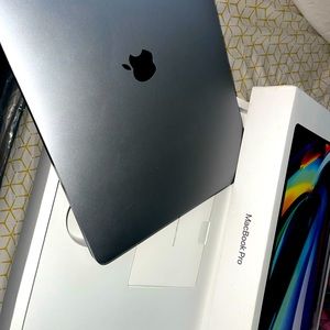 MacBook Pro 2141 2019 16in
